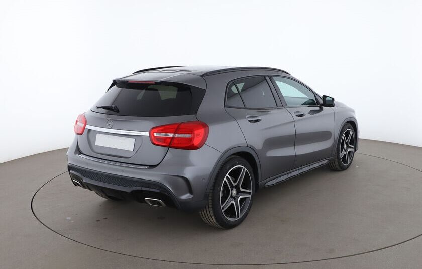 Mercedes-Benz GLA – 180 d Fascination 7G-DCT